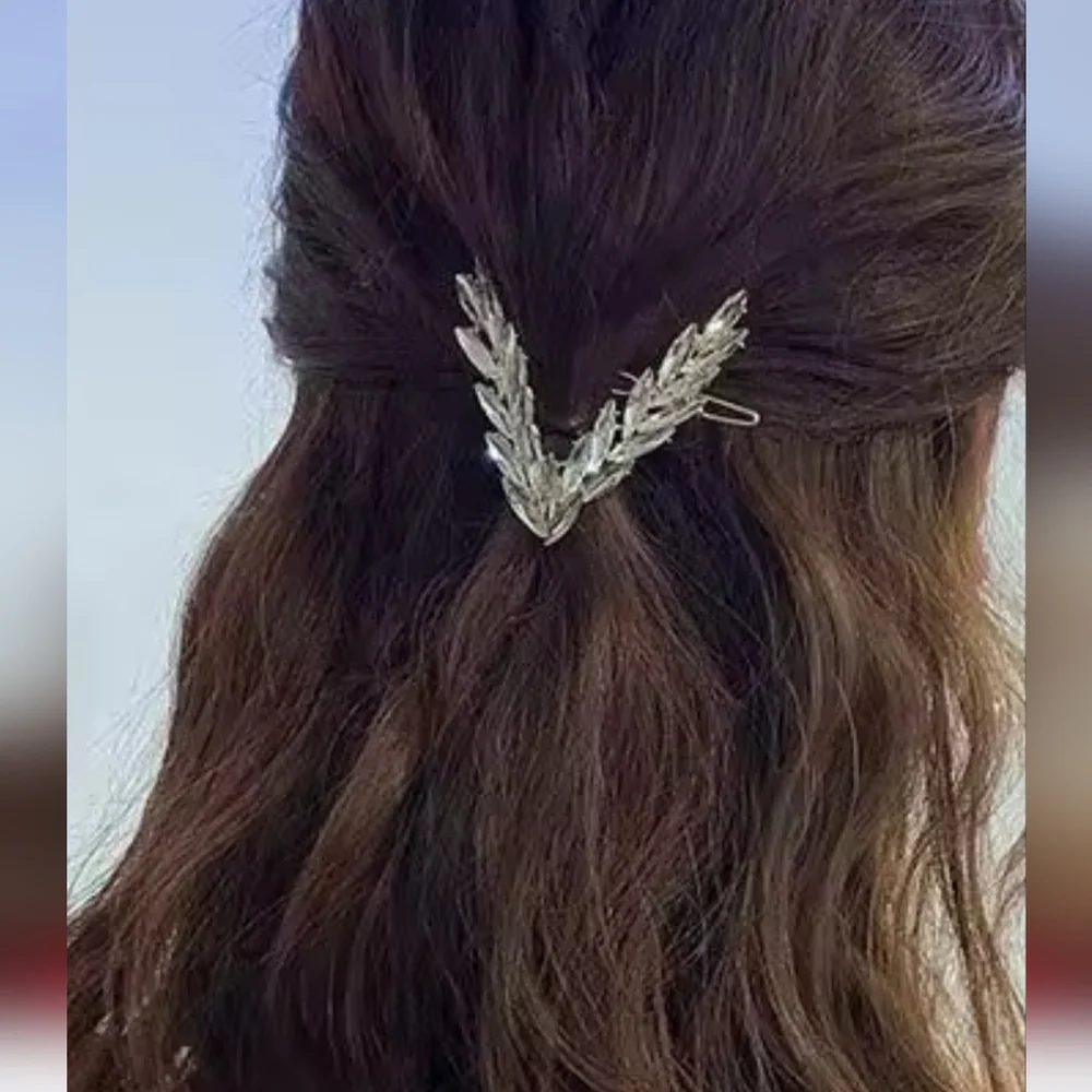 GEM V Shaped Hair CLIP